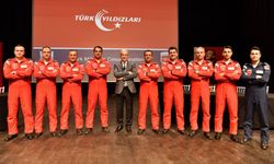 Türk Yıldızları Pilotları Öğrencilerle Buluştu