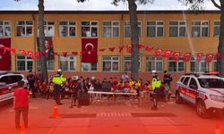 Trafik Jandarması Okul Yolunda