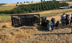 Traktörün Altında Kalan Çiftçi Hayatını Kaybetti