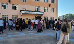 Minikler Okul Yolunda