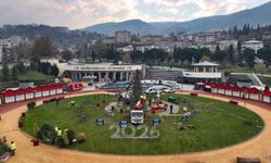 Merkezde Şenlik, İlçelerde Sessizlik