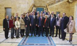 CHP Önce Atatürk'ü, Sonra Meclisi Ziyaret Etti