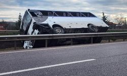 Servis Otobüsü Yan Yattı