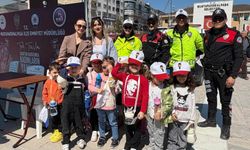 Vatandaşa Bilgilendirme, Çocuklara İkram