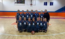 U12 Kızlar Fırtına Gibi