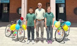 Mehmet Akif Ersoy'da Başarı Ödülsüz Kalmıyor
