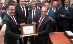 Mustafakemalpaşa Belediye Başkanı KANAR, Mazbatasını Aldı