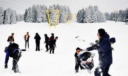 Bursa Uludağ'da Nisan Ayında Kayak Pistleri Açıldı