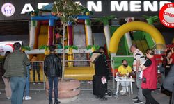 Adnan Menderes Meydanında  Çocuk Oyunu…