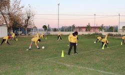 Mustafakemalpaşa'nın İlk Kadın Futbol Takımı