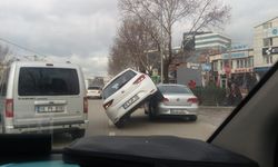 Bursa'da İlginç Bir Kaza: Üstüne Çıktı!