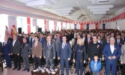 Mustafakemalpaşa'daki 12 Mart Etkinliğinde Zincirler Kırıldı!