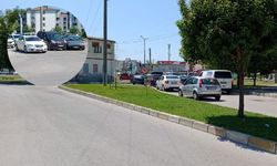 Mustafakemalpaşa’daki kaza trafiği kilitledi