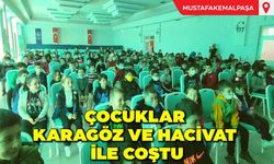 Çocuklar Karagöz ve Hacivat ile Coştular