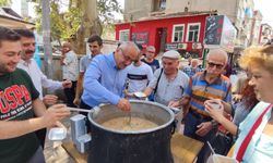 İYİ Parti'den Aşure İkramı