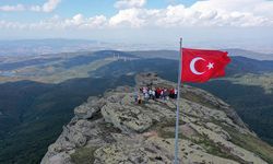 Gaziler anısına Çataldağ'a Türk bayrağı astılar