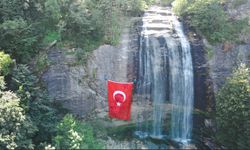 Dev Türk Bayrağı Suuçtu’nun Güzelliğine Güzellik Kattı