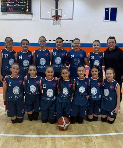 U12 Kızlar Fırtına Gibi