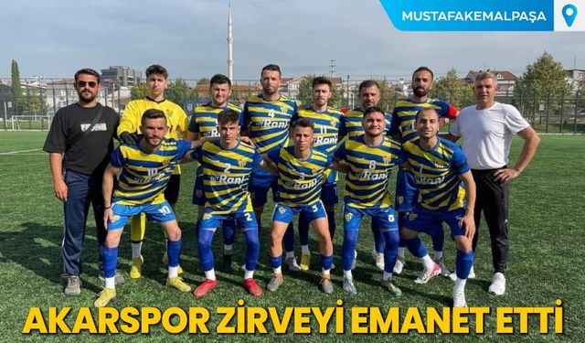 Akarspor Zirveyi Emanet Etti