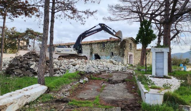 Atıl Durumdaki Cezaevi Yıkıldı