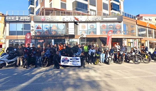 Kul Sürücü Kursu Kursiyerleri Cool Moto Club'ta Bir Arada