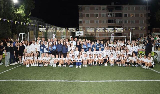 4X4 Voleybol Turnuvası'nda Muhteşem Final