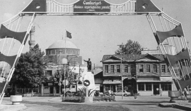 Siyasilerin 103. Yıl Mesajları
