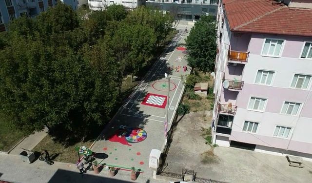 UKOME Kararıyla Kapatıldı, Çocuklara Oyun Alanı Oldu