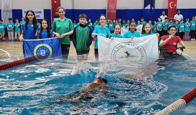 Yüzme Sezonu Startı Mustafakemalpaşa'da Verildi