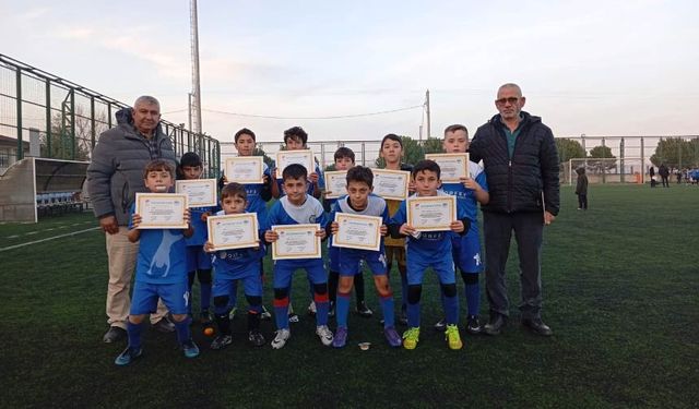 Geleceğin Yıldızları Sertifikalarını Aldı