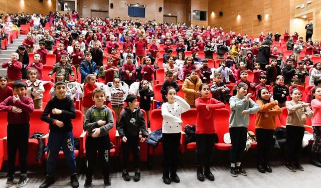 Belediyeden Ramazan’a Özel Hacivat-Karagöz Gösterisi