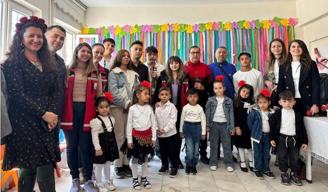 8 Nisan Dünya Romanlar Günü Kutlandı