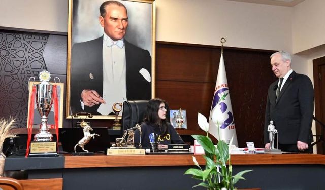 Başkan Erdem Koltuğu Ece Küçük'e Devretti