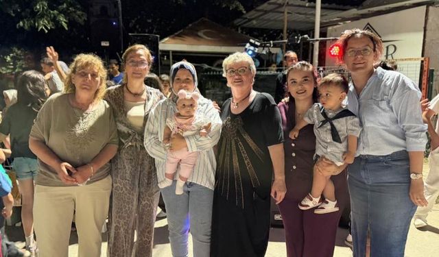 Akar'da Hem Şenlik Hem Dayanışma