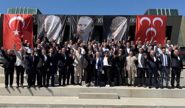 MHP Gövde Gösterisi Yaptı