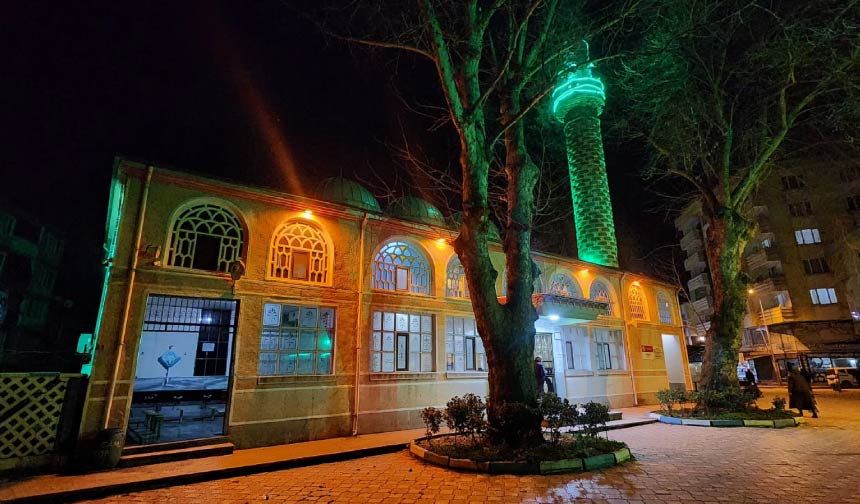 Mustafakemalpaşa'da Bayram Namazı Saat Kaçta?