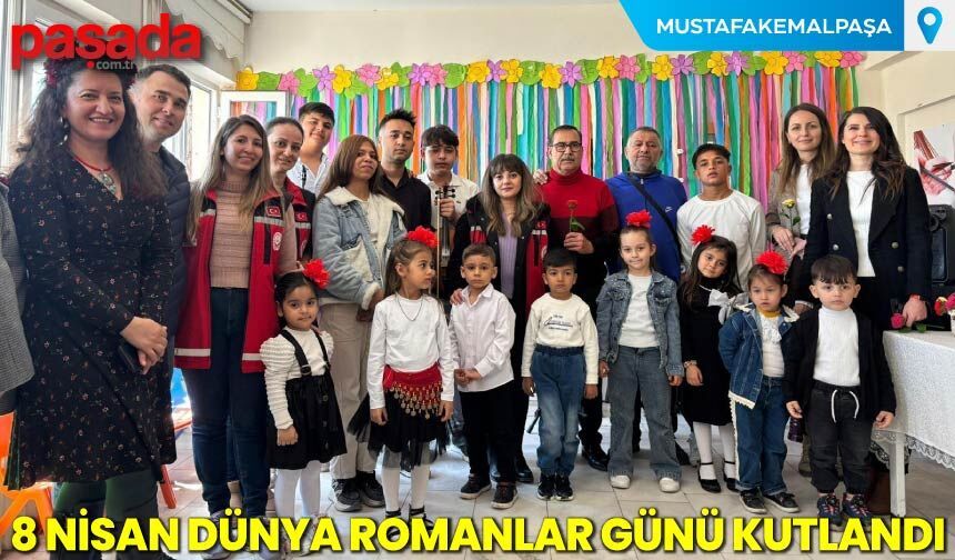 8 Nisan Dünya Romanlar Günü Kutlandı