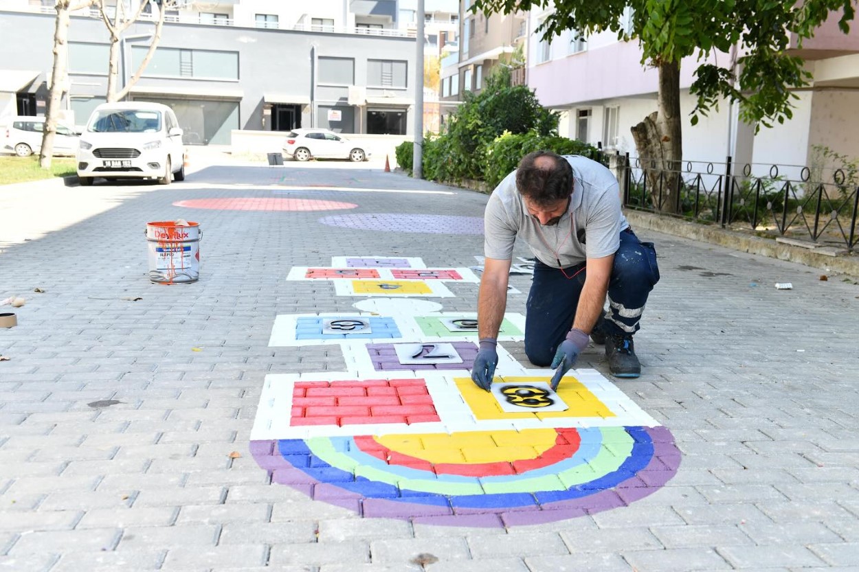 Çocuklar Çocuk Oyun Sokağina Kavuştu (2)