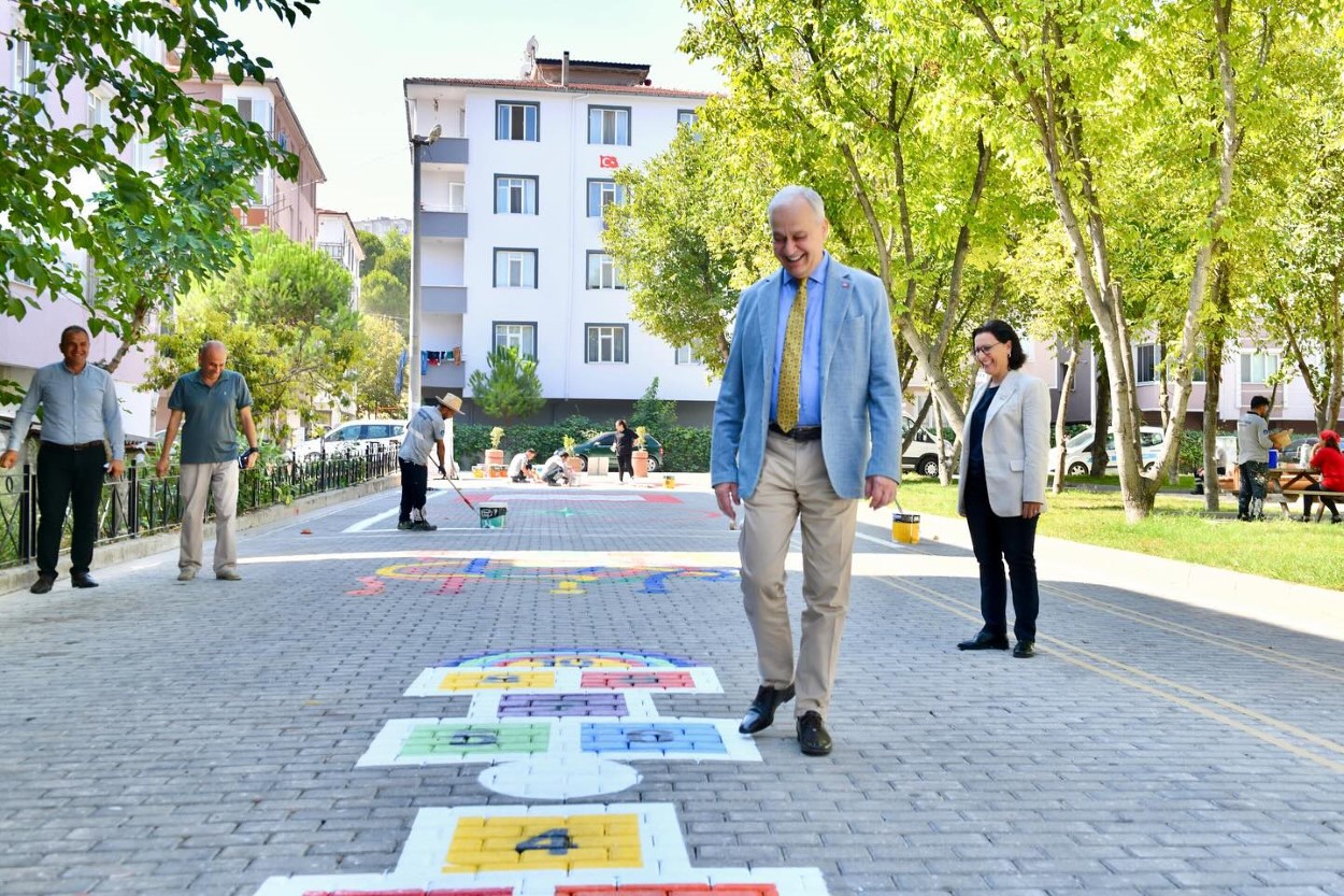 Çocuklar Çocuk Oyun Sokağina Kavuştu (4)