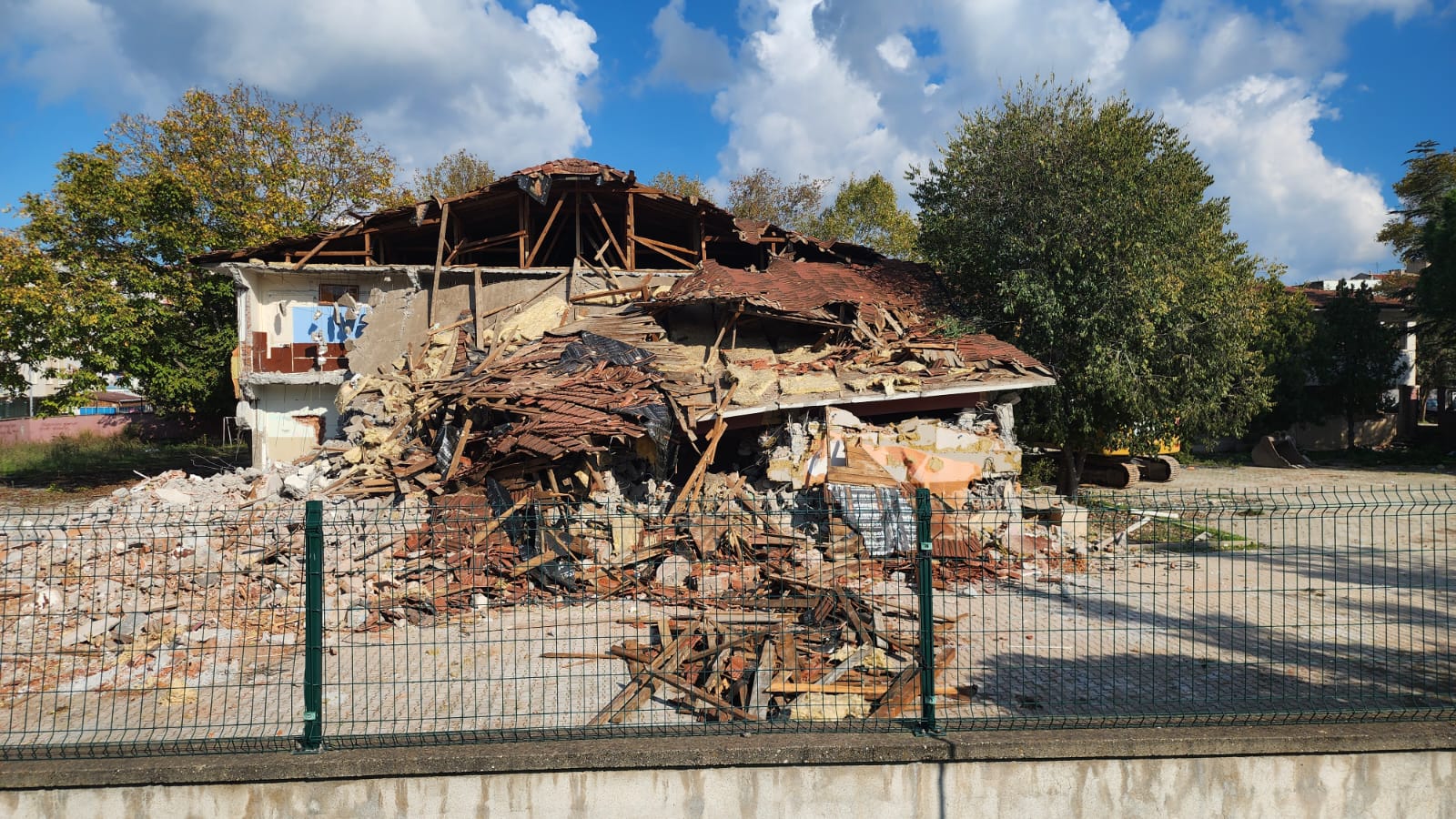 Whatsapp Image 2025 11 13 At 19.14.12