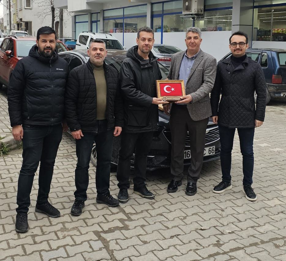 657143483 122188757618802347 1097620613544508243 N