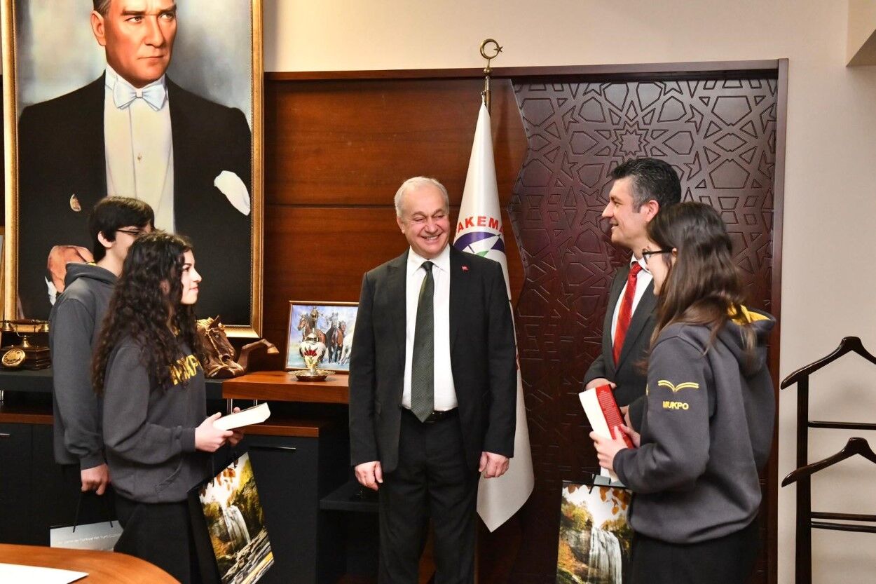 Başkan Erdem Koltuğu Ece Küçük’e Devretti̇ (1)