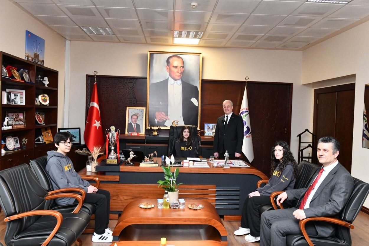 Başkan Erdem Koltuğu Ece Küçük’e Devretti̇ (3)