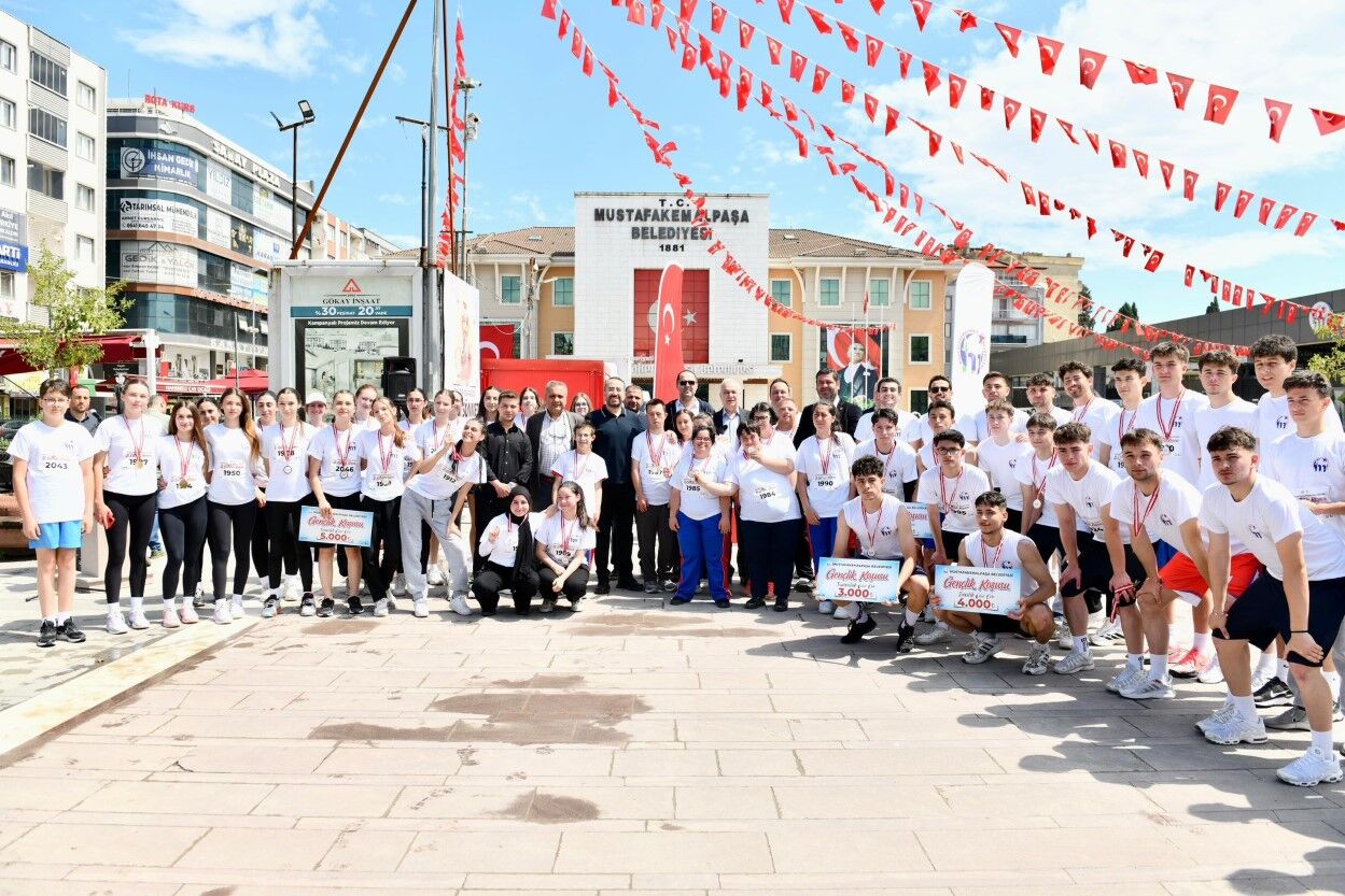 Mustafakemalpaşa’da Gençlik Koşusu Coşkusu (5)