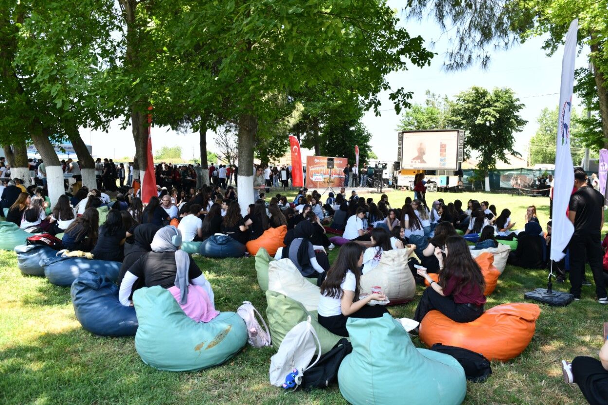 Beledi̇ye Gençli̇k Şöleni̇ Büyüledi̇ (2)