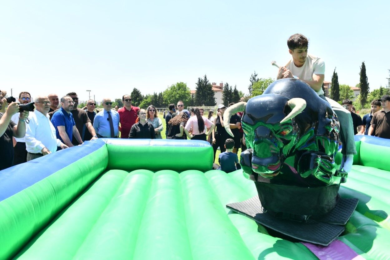 Beledi̇ye Gençli̇k Şöleni̇ Büyüledi̇ (5)
