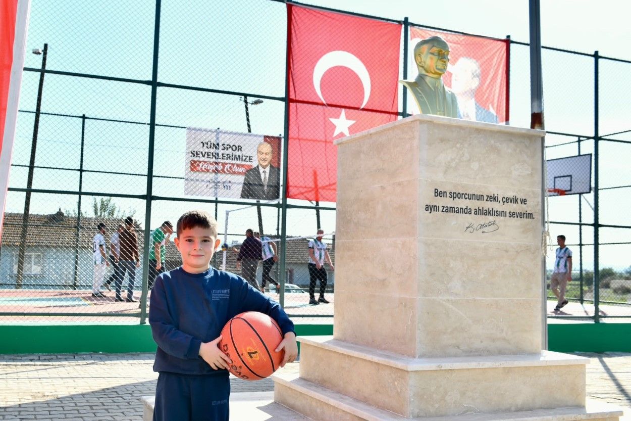 Beledi̇yeden Yeni̇ Spor Sahasi (8)